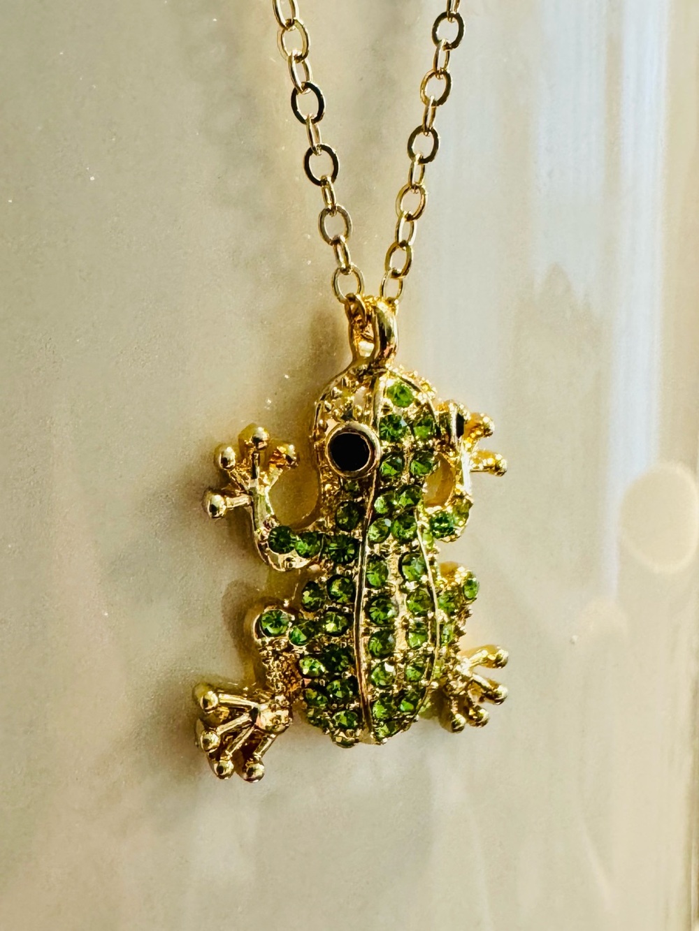 Gold and Green Frog Pendant Necklace chain 17” with 2” extension frog 1” long - Picture 7 of 10